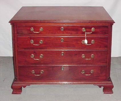 Chest-1700s front chippendale