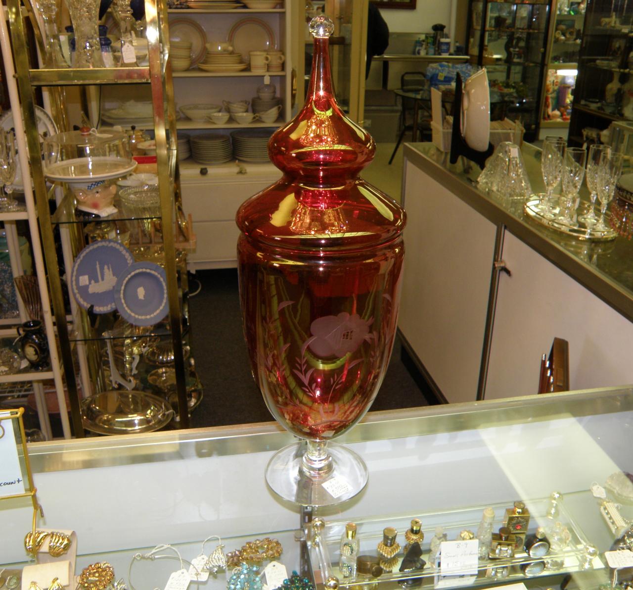antique-galleries-of-st-petersburg-more-chandeliers-lamps-vases