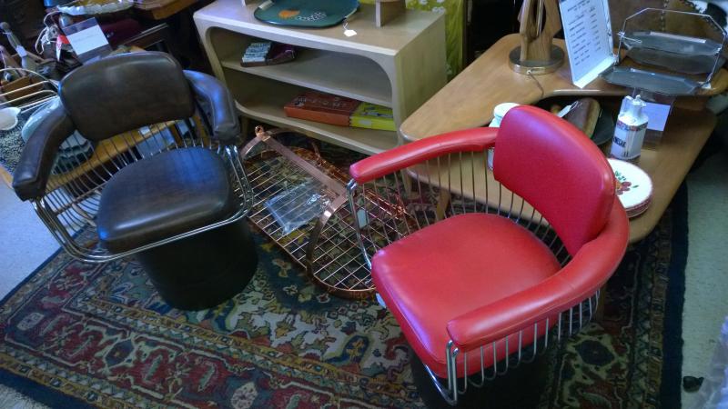 Pair Retro Chairs 