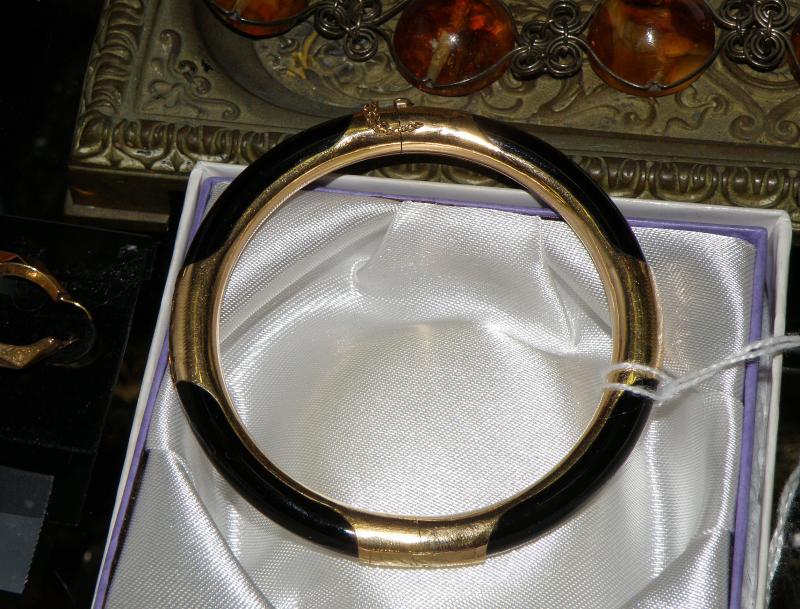Solid 14k and Black Onyx Bracelet (Marked)  